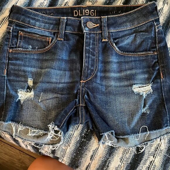 DL1961 girls distressed jean shorts size 16 - Picture 1 of 6